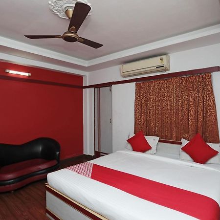 Oyo 26143 Hotel Abedin Kolkata Bagian luar foto
