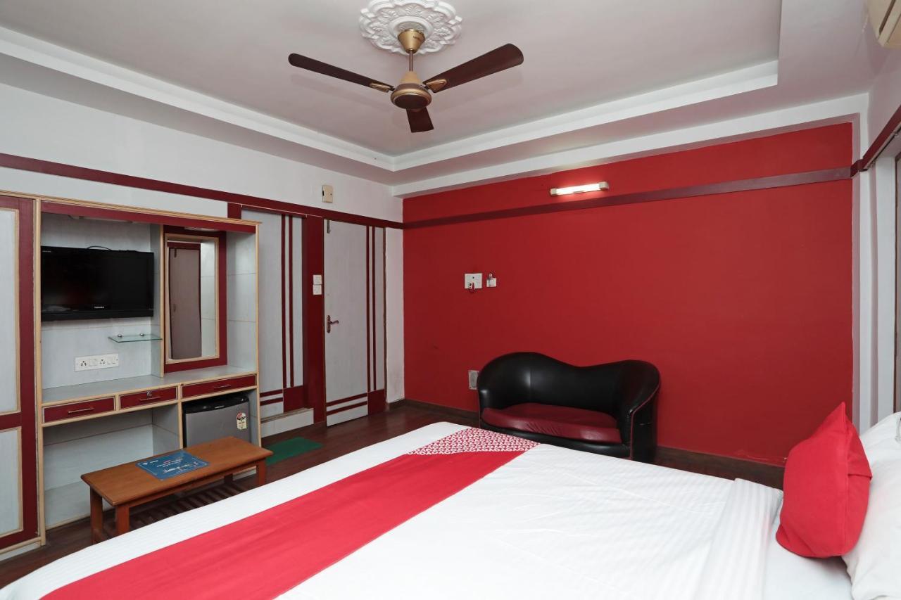 Oyo 26143 Hotel Abedin Kolkata Bagian luar foto