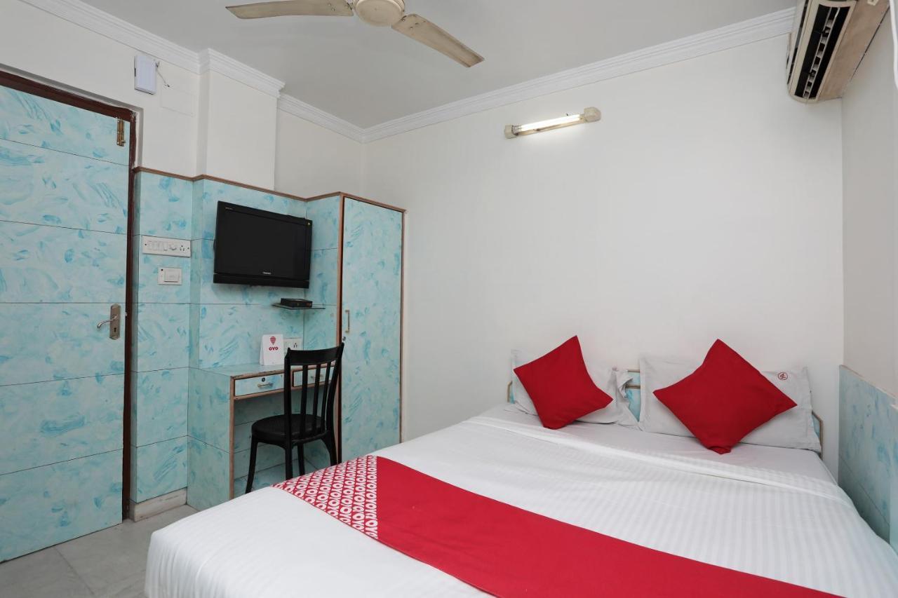 Oyo 26143 Hotel Abedin Kolkata Bagian luar foto