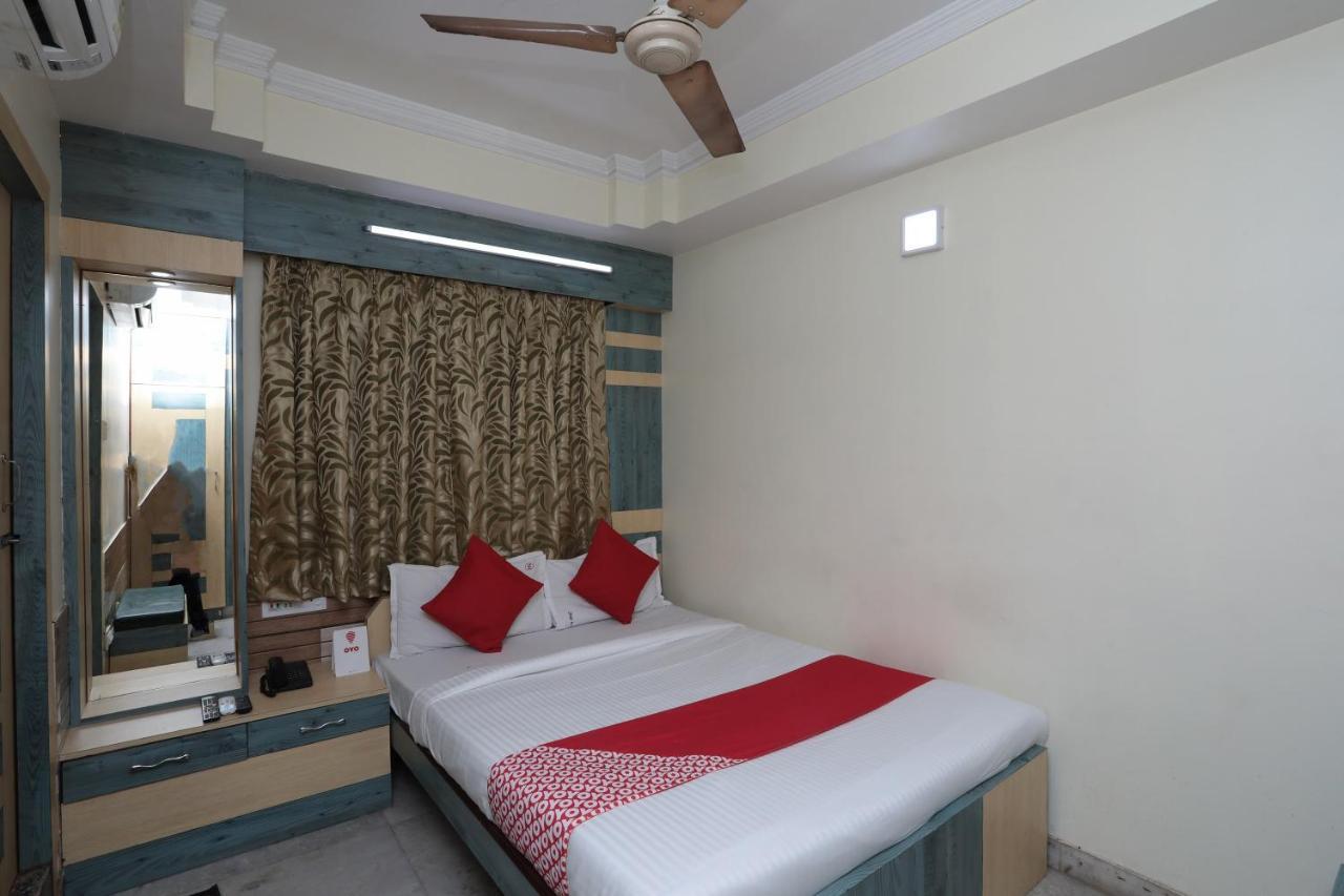 Oyo 26143 Hotel Abedin Kolkata Bagian luar foto