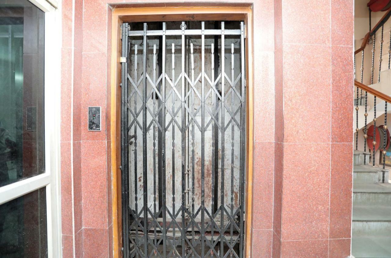 Oyo 26143 Hotel Abedin Kolkata Bagian luar foto